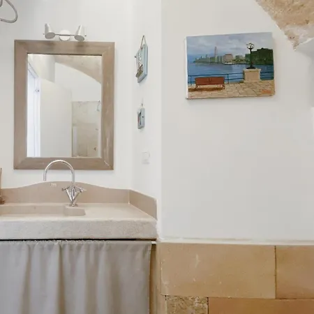 Vecchia Apartment *