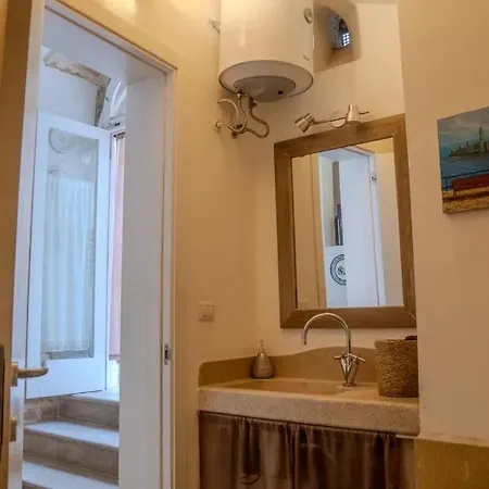 Vecchia Apartment